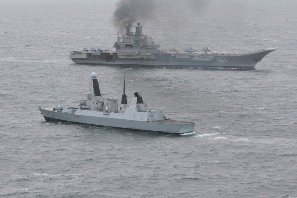Záhada černého kouře ruské letadlové lodě Admiral Kuzněcov vyřešena