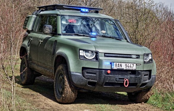 Novodobý Land Rover Defender bude sloužit u české policie