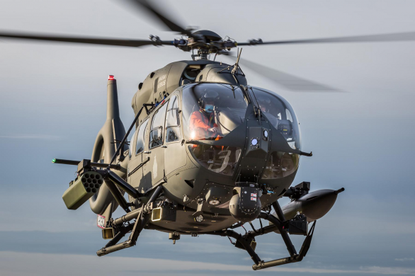 Vrtulník H145M testuje protitankové střely Spike