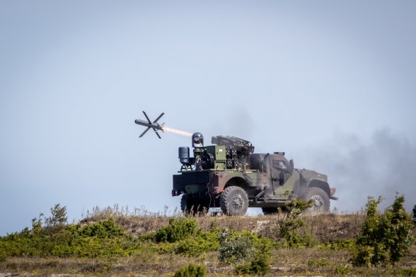 Taktické vozidlo JLTV s protitankovými střelami Spike NLOS