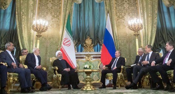 Írán musí obcházet sankce a blíží se ke kritickému bodu