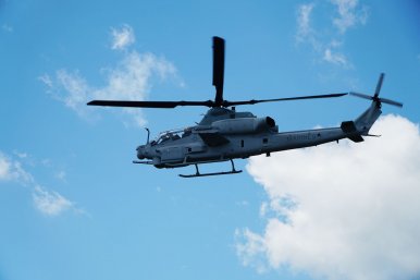 Námořní pěchota Spojených států předvedla první let stroje AH-1Z Viper  s integrovaným datovým systémem Link-16